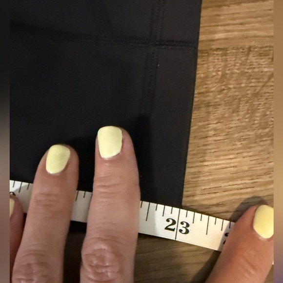 Lululemon leggings • women’s size 4 - Picture 5 of 7
